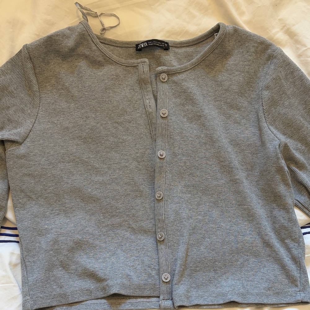 Zara Cropped Gray Ribbed Button-Up Cardigan